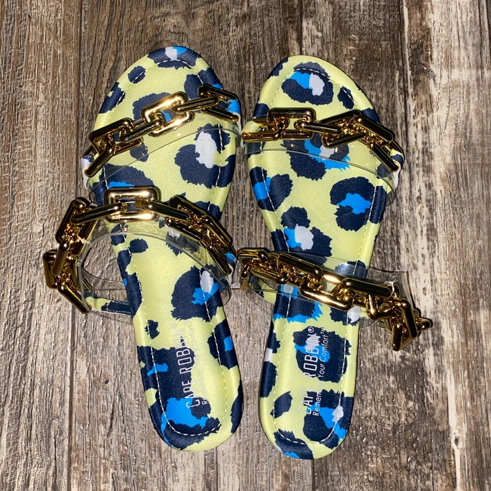 (New) Cape Robbin Sandals size 81/2